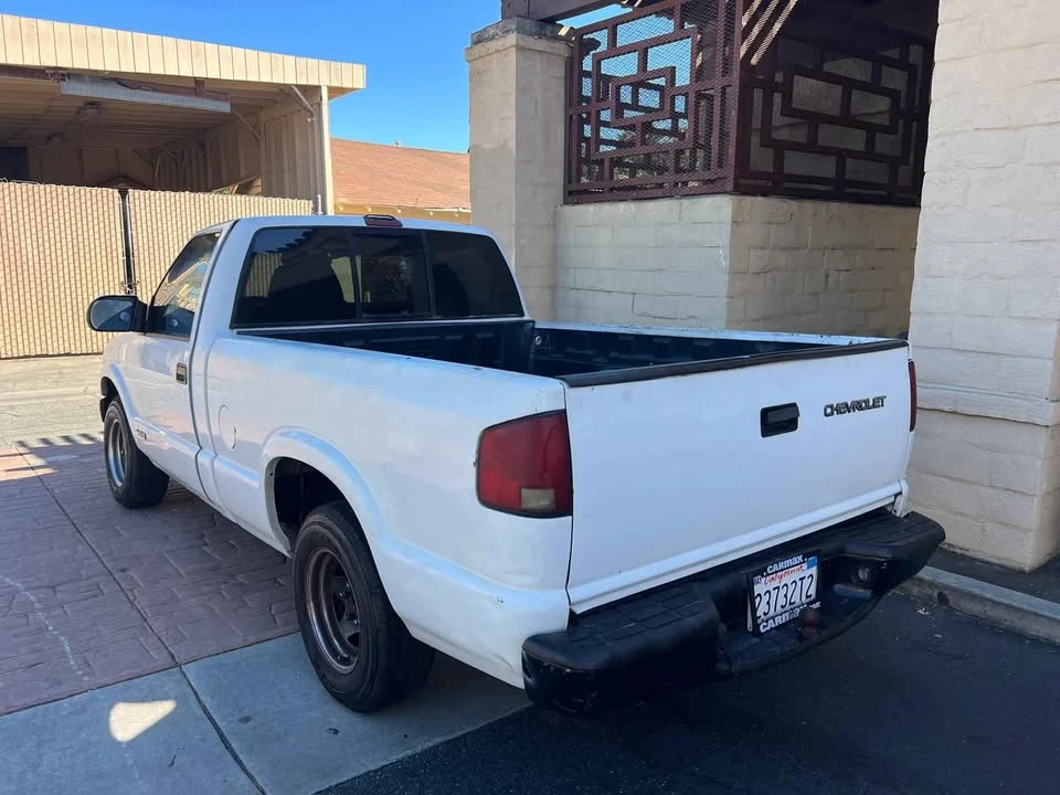 2000 Chevrolet S-10 - Image 5 of 9