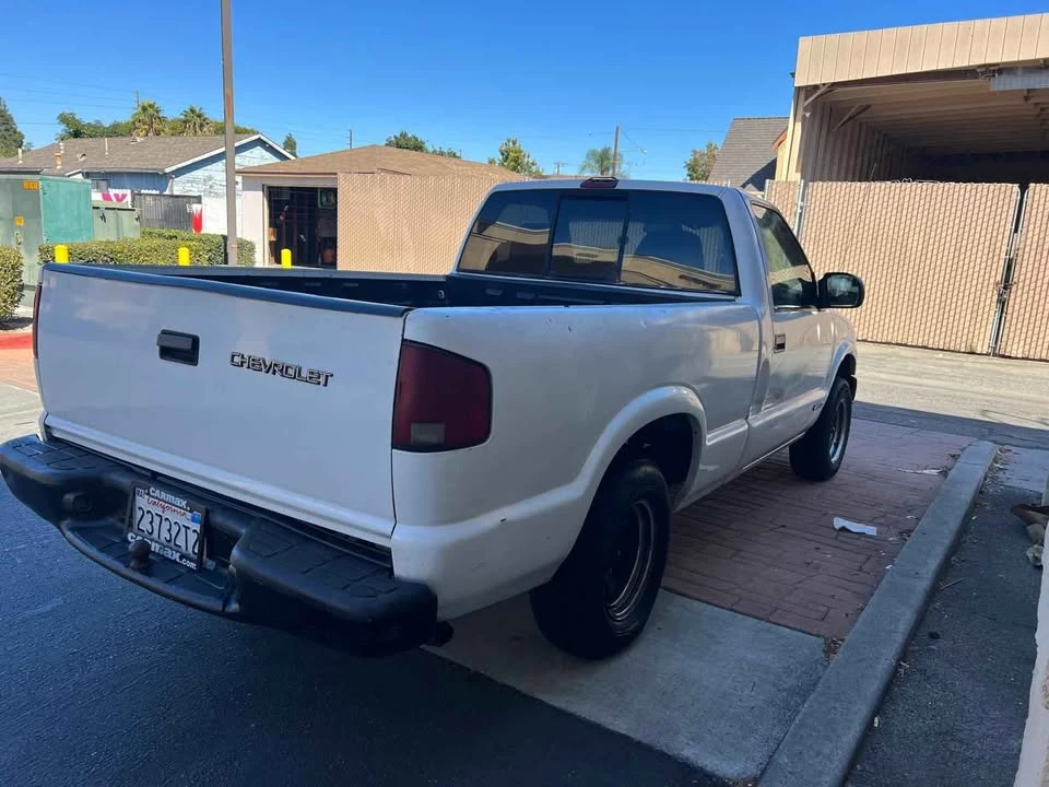 2000 Chevrolet S-10 - Image 6 of 9