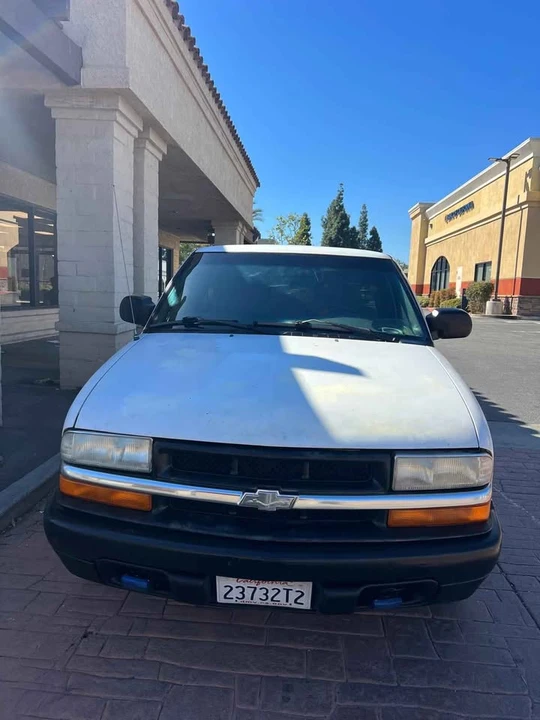 2000 Chevrolet S-10 - Image 3 of 9