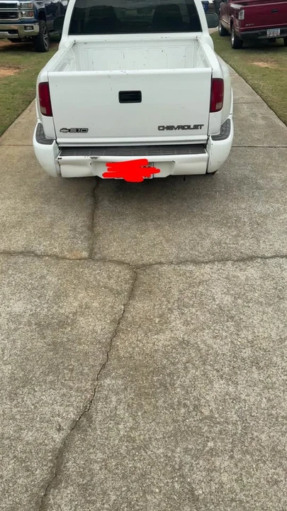 2000 Chevrolet S-10 - Image 4 of 12