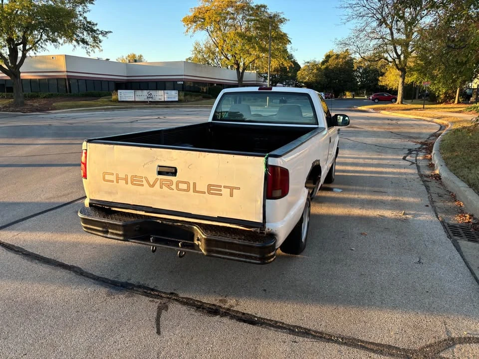 2000 Chevrolet S-10 - Image 5 of 8