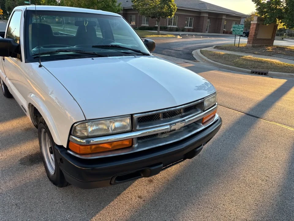 2000 Chevrolet S-10 - Image 3 of 8