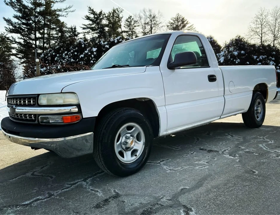 2000 Chevrolet Silverado 1st Gen - Image 2 of 17