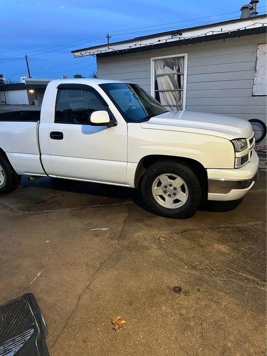 2000 Chevrolet Silverado 1st Gen - Image 3 of 10