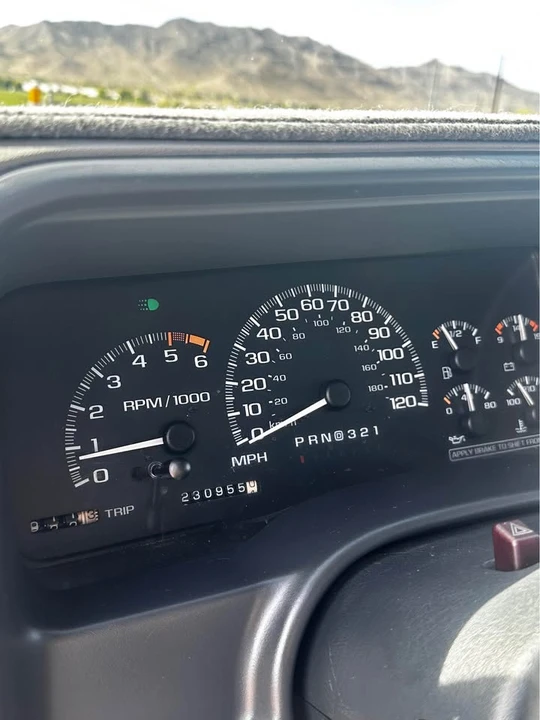 2000 Chevrolet Tahoe 2nd Gen - Image 12 of 13