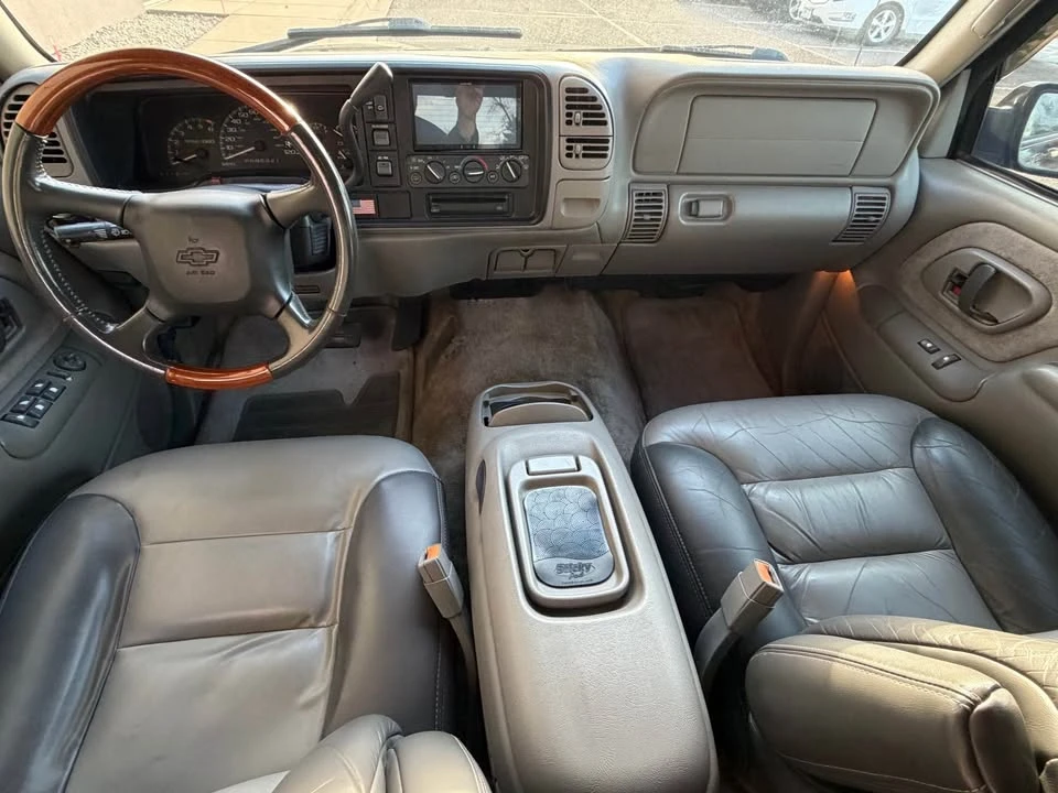 2000 Chevrolet Tahoe 2nd Gen - Image 9 of 17