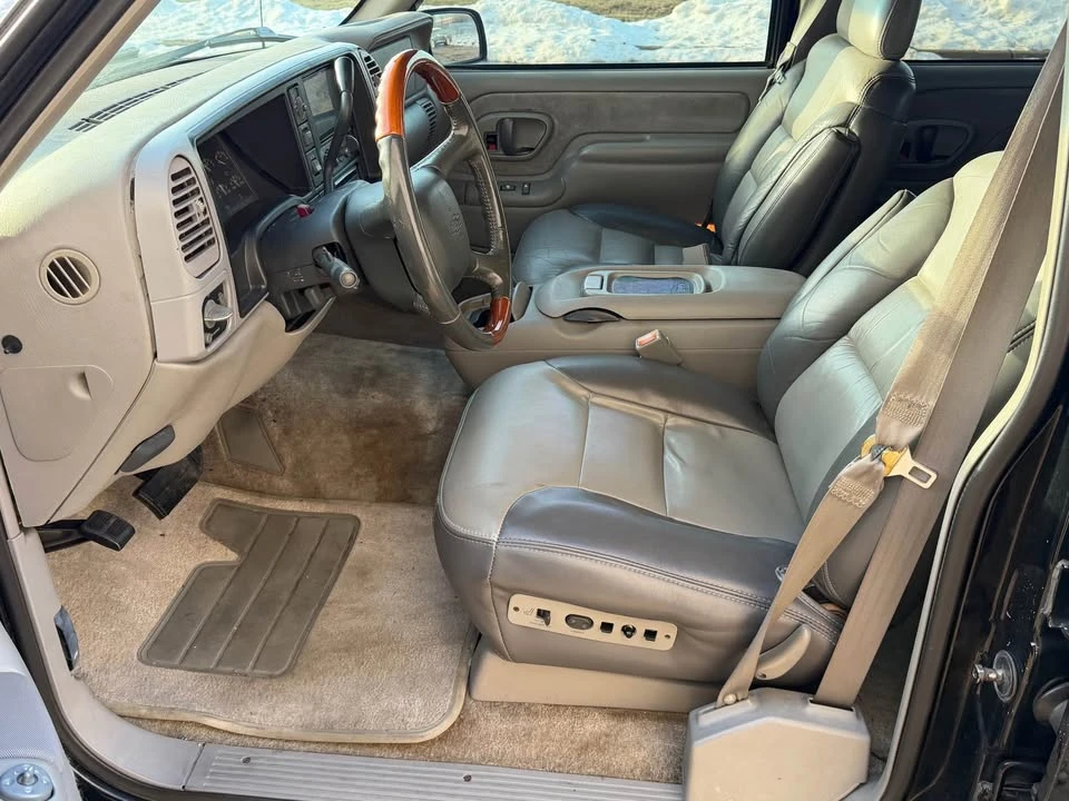2000 Chevrolet Tahoe 2nd Gen - Image 12 of 17