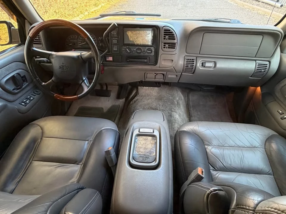 2000 Chevrolet Tahoe 2nd Gen - Image 13 of 17