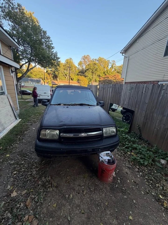 2000 Chevrolet Tracker - Image 2 of 10