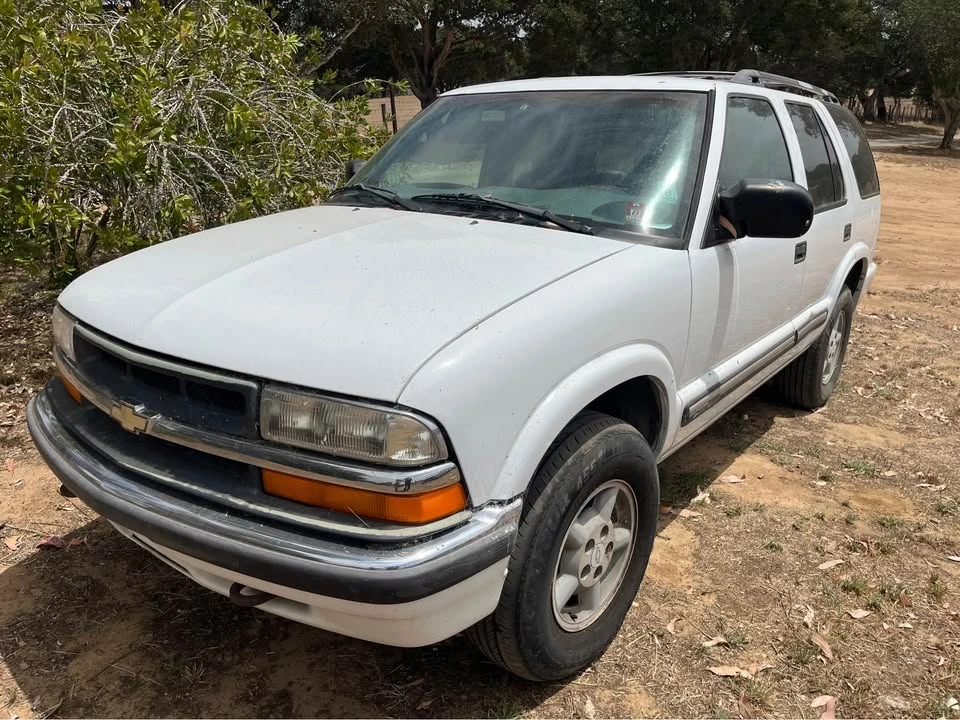 2000 Chevrolet S-10 Blazer 2nd Gen - Image 2 of 4