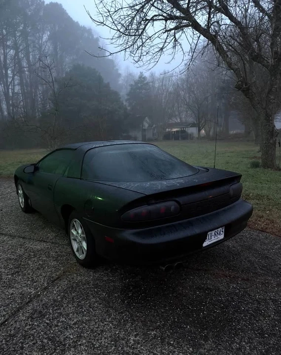 2000 Chevrolet Camaro 4th Gen - Image 2 of 3