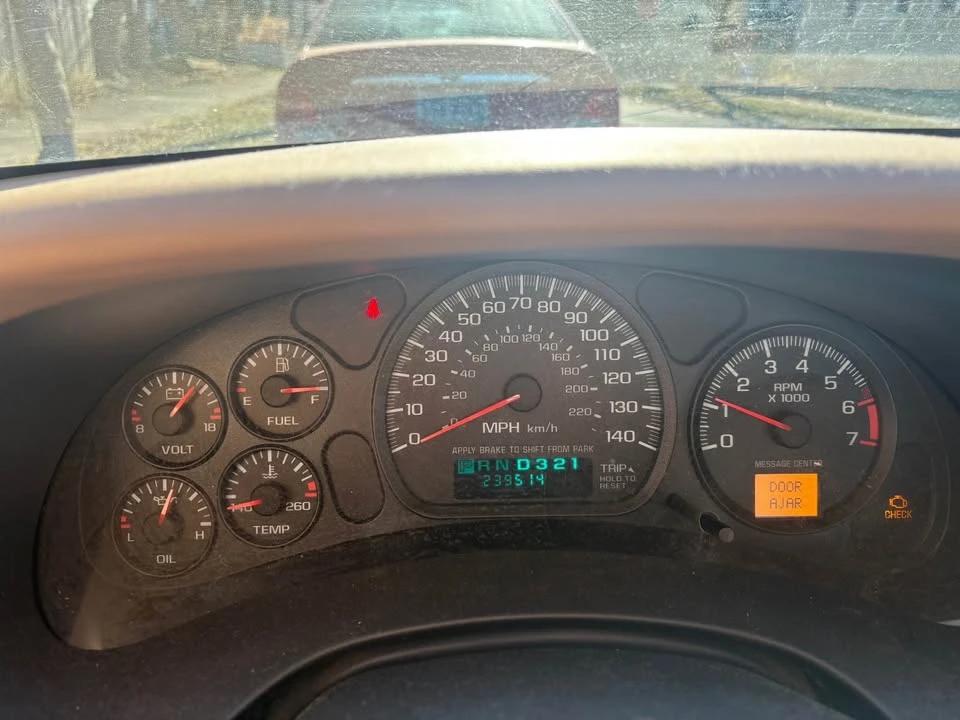 2000 Chevrolet Monte Carlo 6th Gen - Image 4 of 10