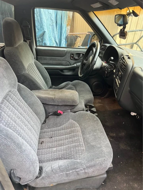 2000 Chevrolet S-10 - Image 6 of 6