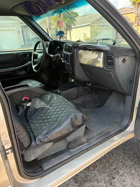 2000 Chevrolet S-10 - Image 9 of 9