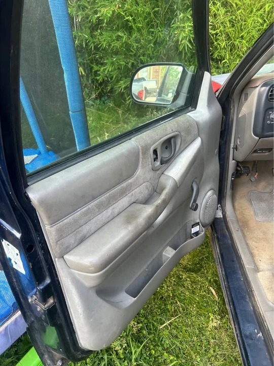 2000 Chevrolet S-10 - Image 10 of 10
