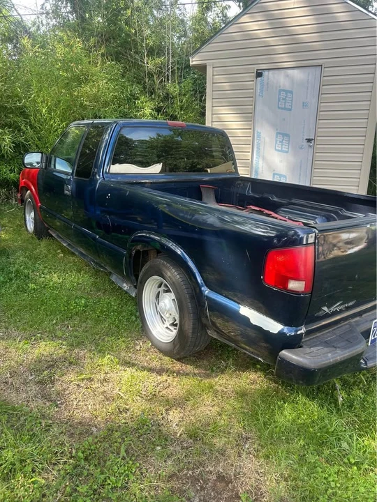 2000 Chevrolet S-10 - Image 5 of 10