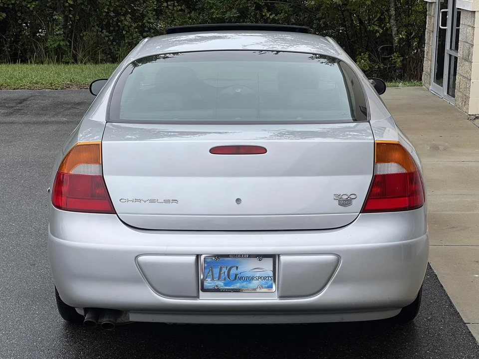 2000 Chrysler 300 - Image 27 of 31