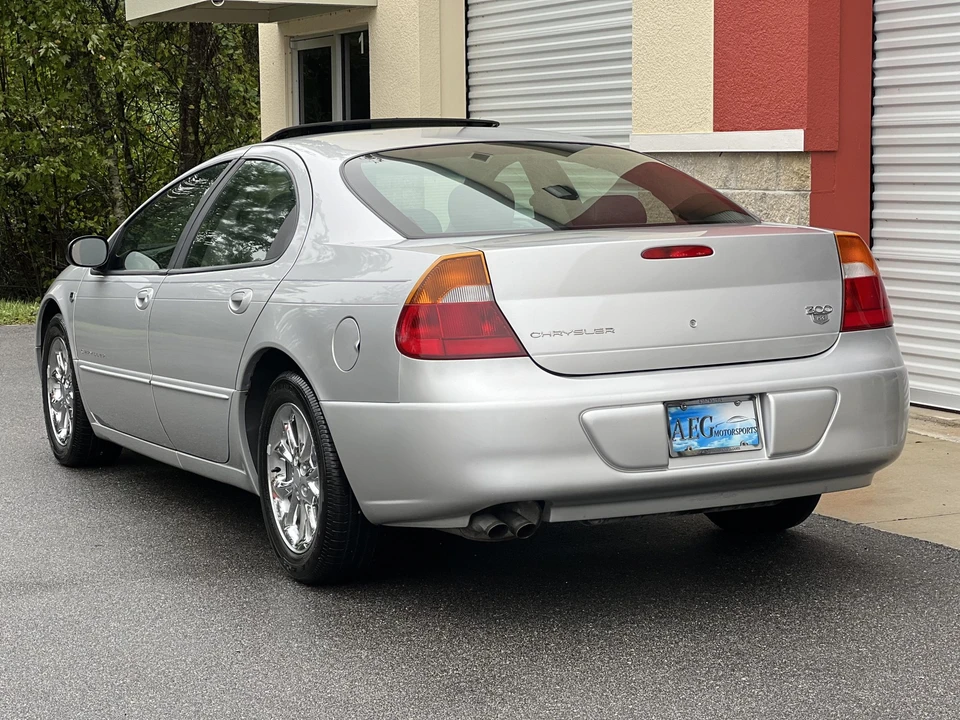 2000 Chrysler 300 - Image 28 of 31