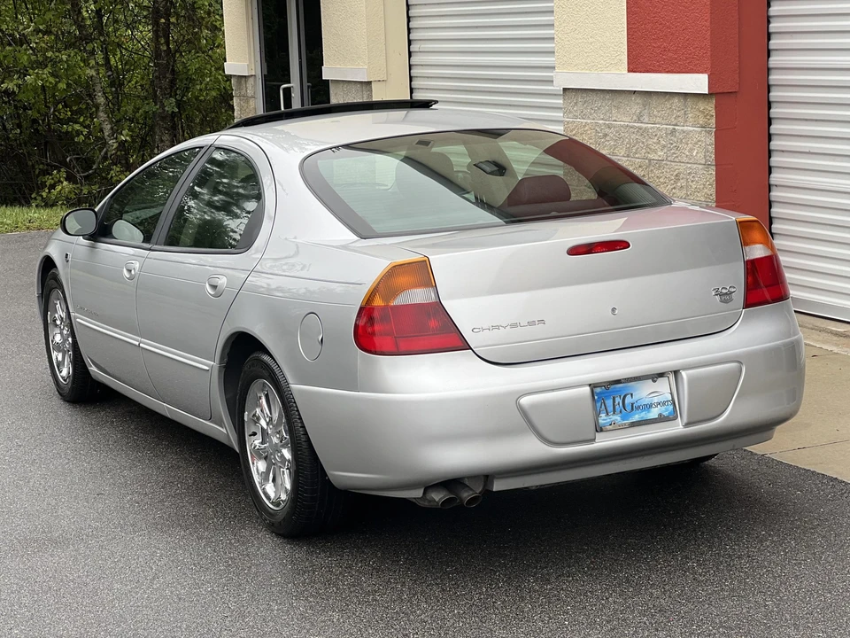 2000 Chrysler 300 - Image 29 of 31