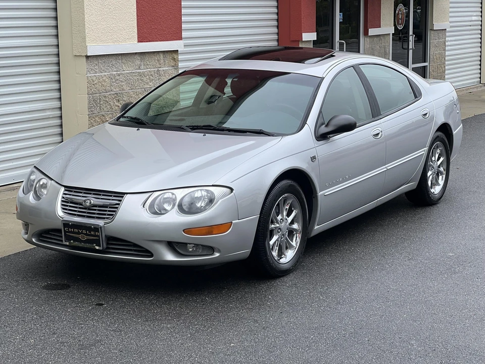 2000 Chrysler 300 - Image 3 of 31