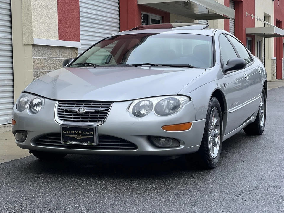 2000 Chrysler 300 - Image 7 of 31