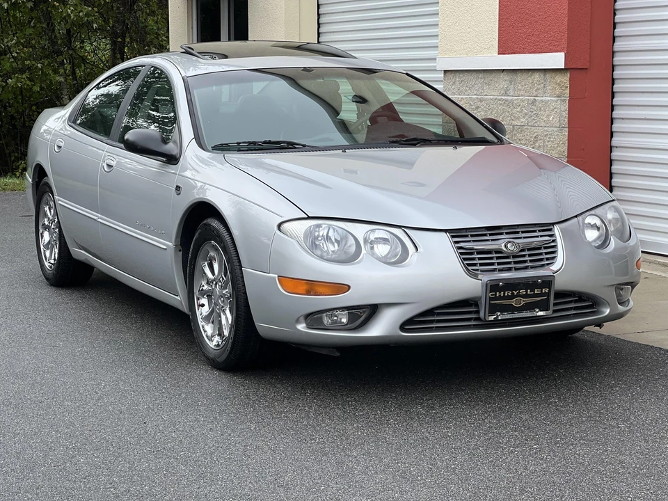 2000 Chrysler 300 - Image 11 of 31