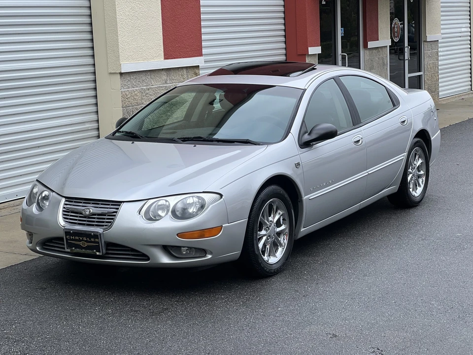 2000 Chrysler 300 - Image 2 of 31