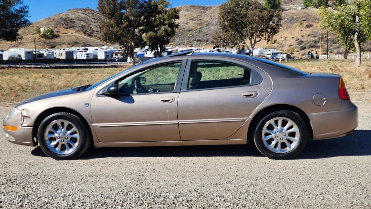 2000 Chrysler 300 - Image 12 of 21