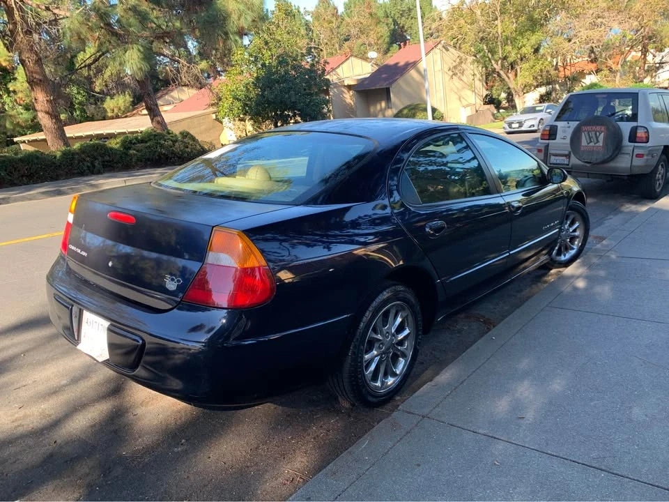 2000 Chrysler 300 - Image 5 of 17