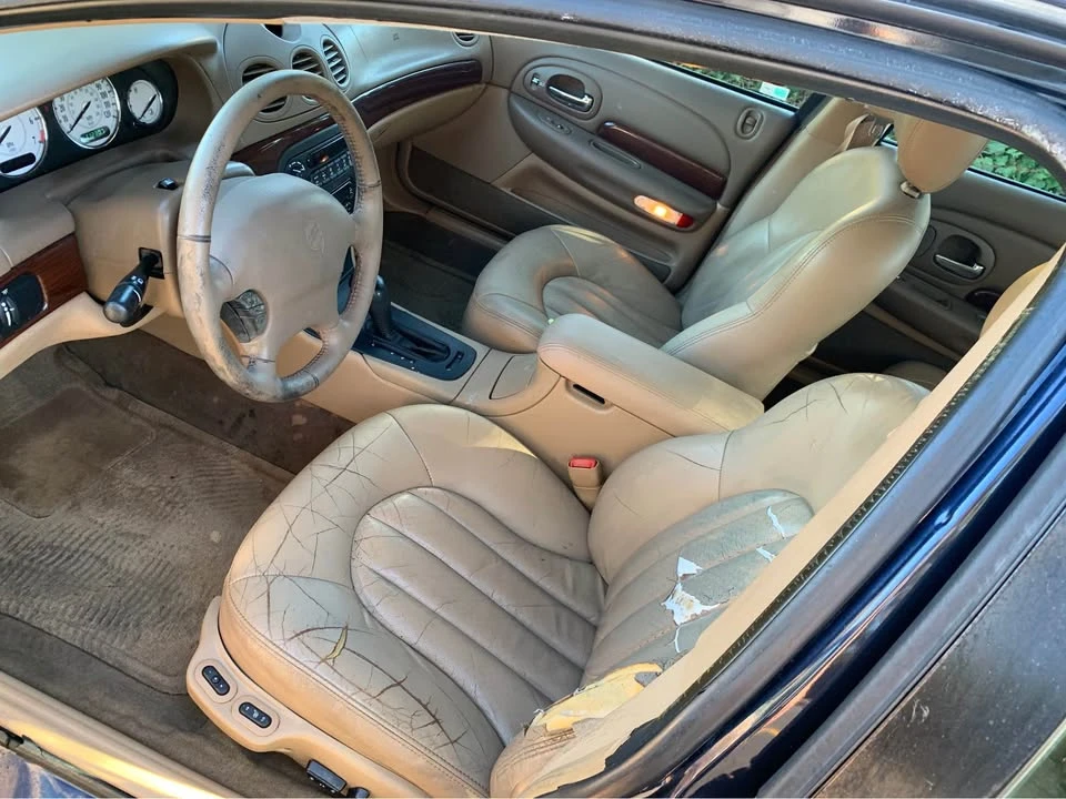 2000 Chrysler 300 - Image 10 of 18