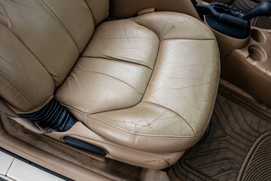 2000 Chrysler Sebring - Image 16 of 21
