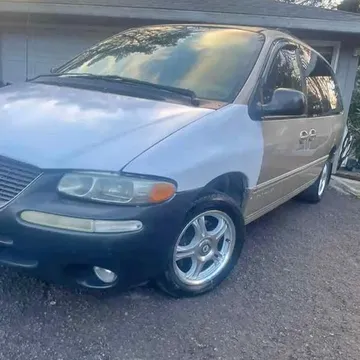 2000 Chrysler Town & Country LXi Minivan 4D