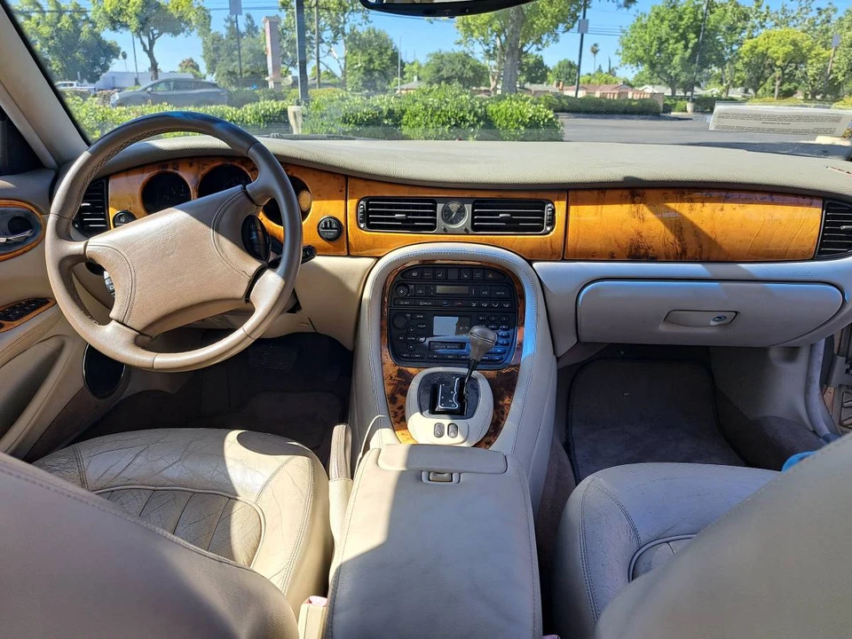 2000 Jaguar X308 XJ - Image 2 of 5