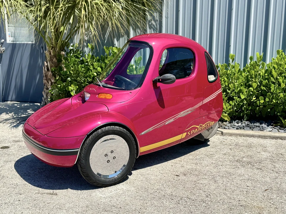 2000 Corbin - Image 3 of 31