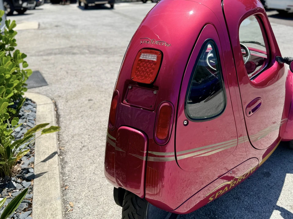 2000 Corbin - Image 21 of 31
