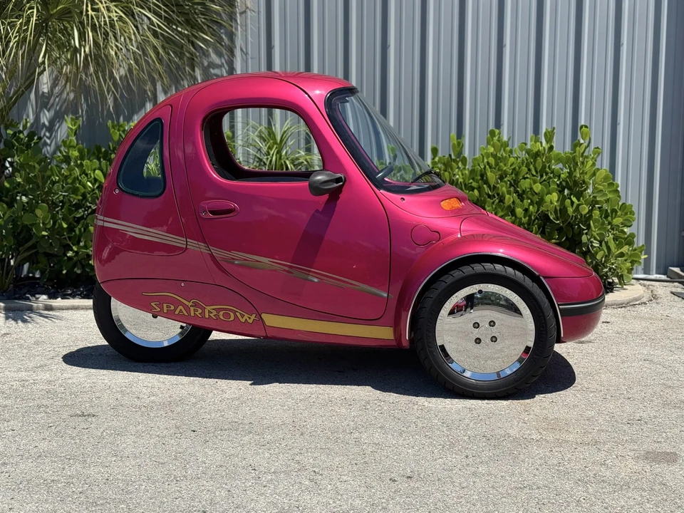 2000 Corbin - Image 5 of 31