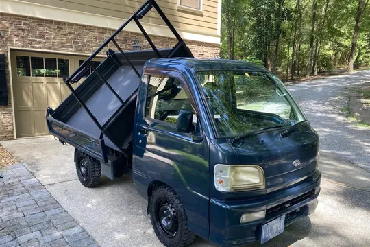 2000 Daihatsu Hijet Dump Truck 4WD 5-Speed