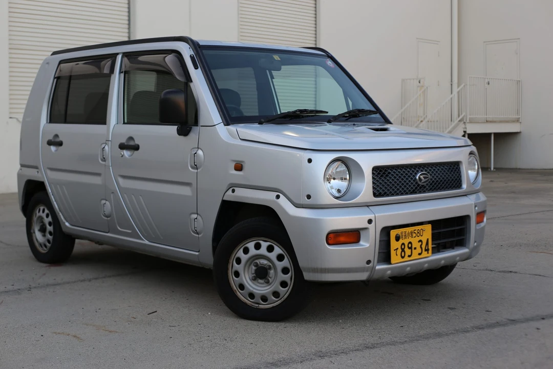 2000 Daihatsu Mira - Image 2 of 31