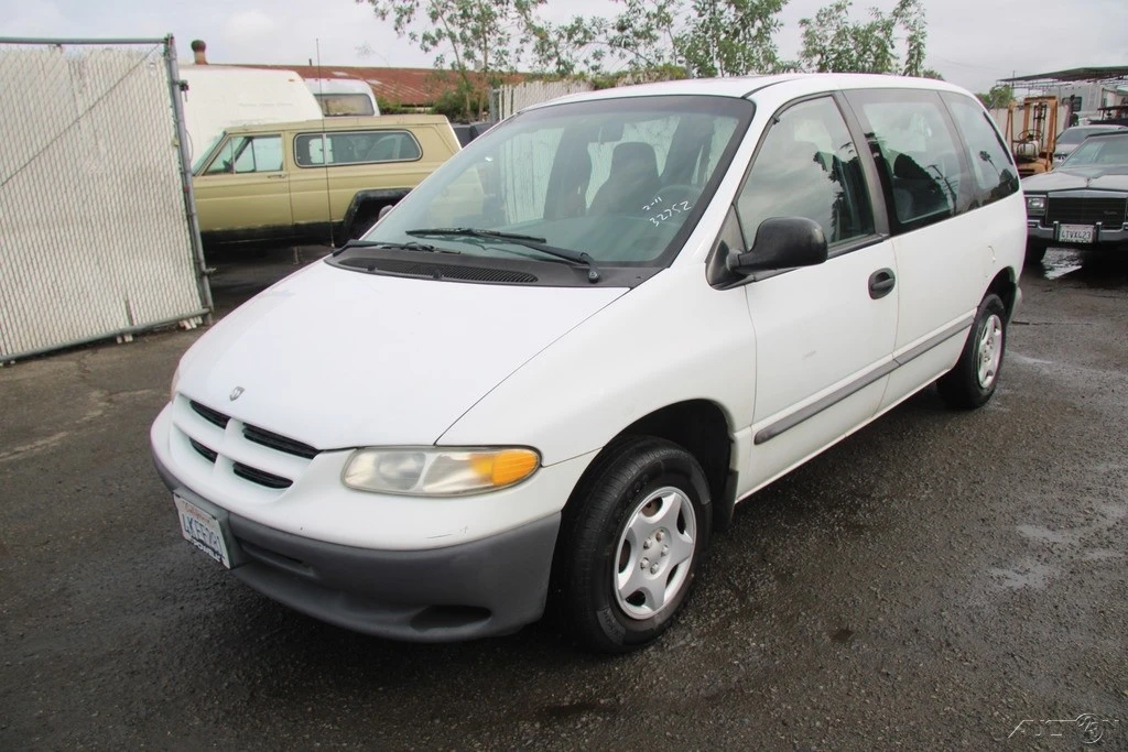 2000 Dodge Caravan - Image 2 of 21