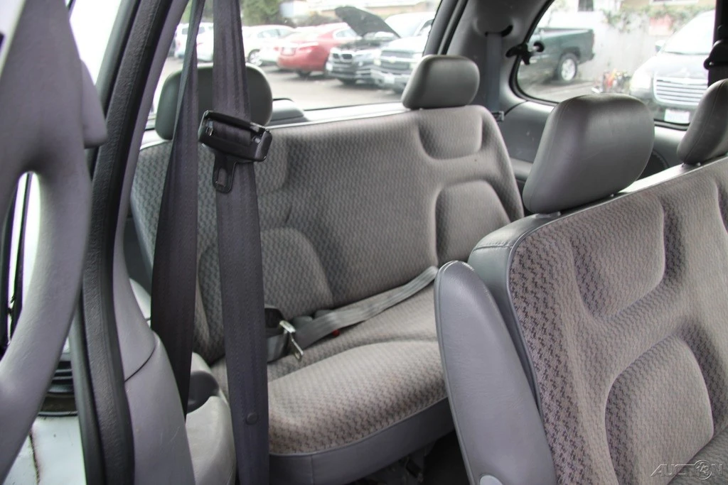 2000 Dodge Caravan - Image 15 of 21