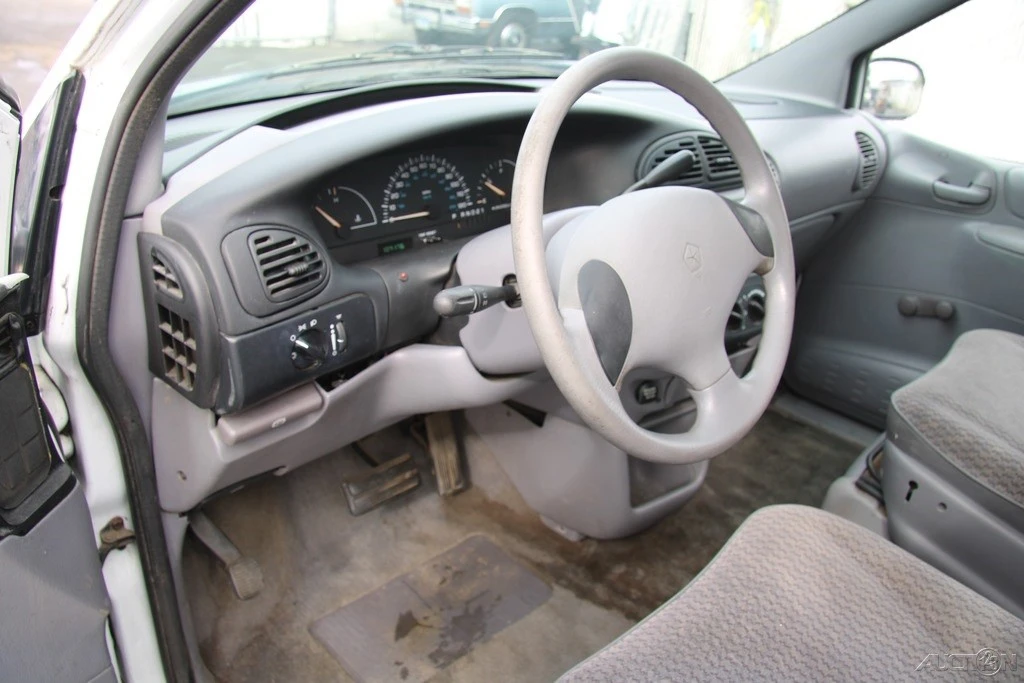 2000 Dodge Caravan - Image 11 of 21