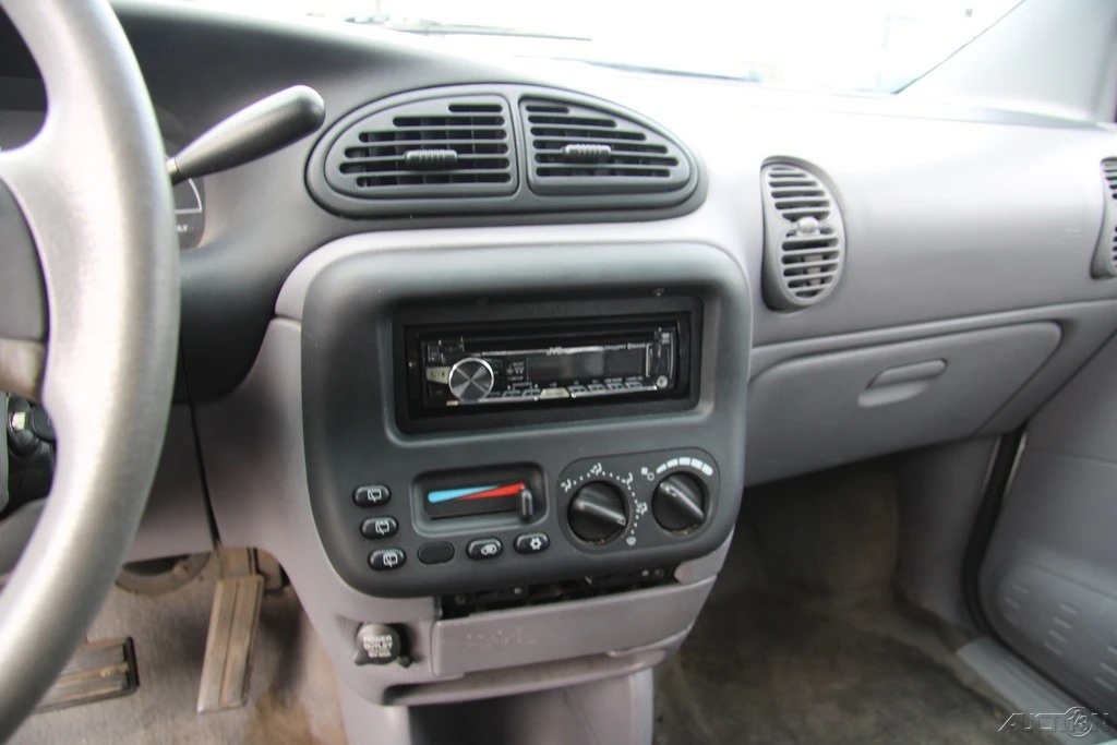 2000 Dodge Caravan - Image 14 of 21