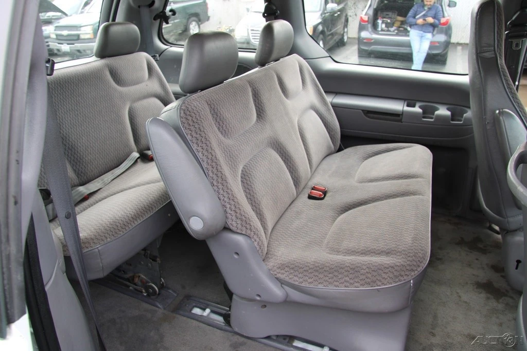 2000 Dodge Caravan - Image 16 of 21