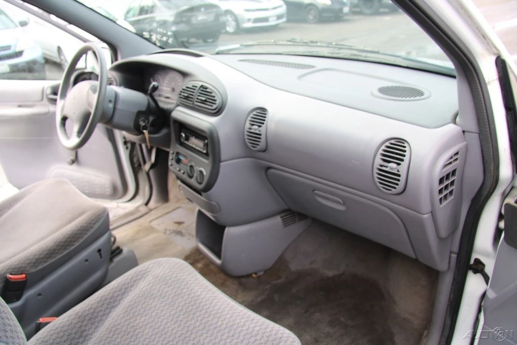 2000 Dodge Caravan - Image 19 of 21