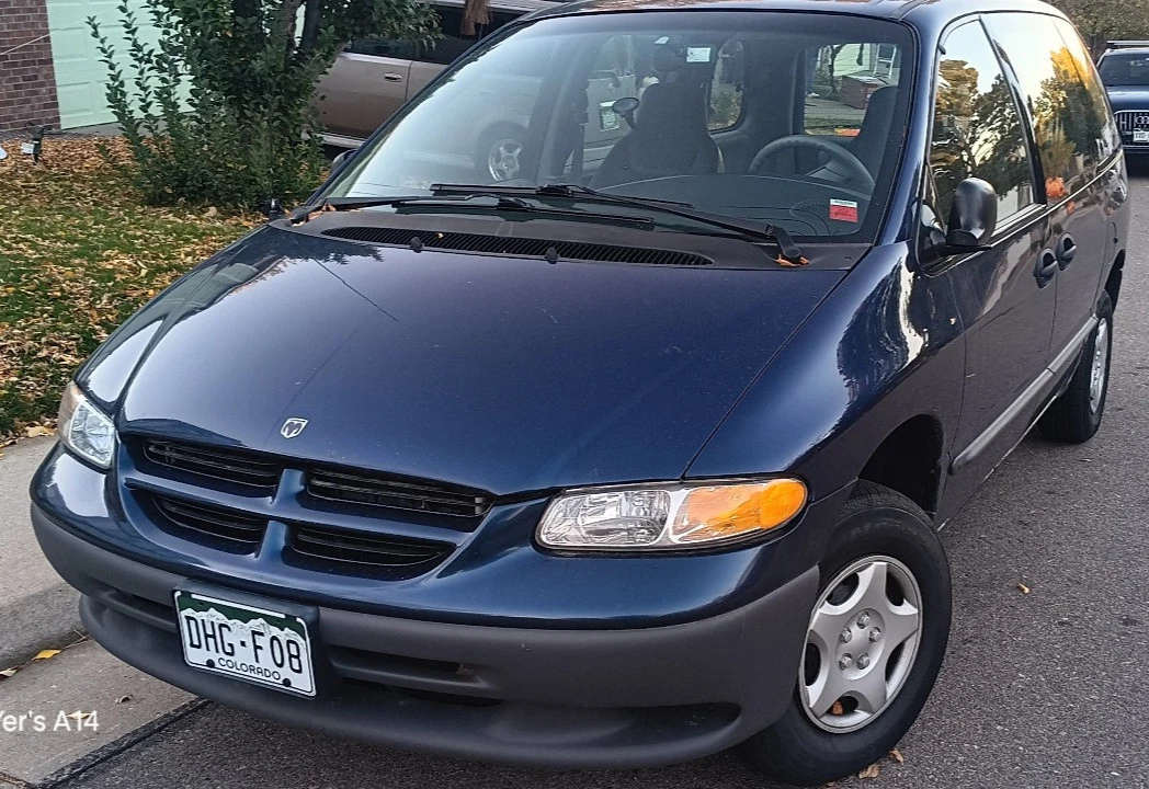 2000 Dodge Caravan - Image 2 of 12
