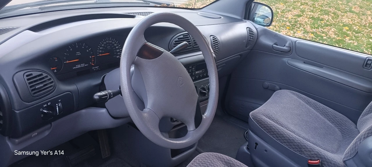 2000 Dodge Caravan - Image 5 of 12