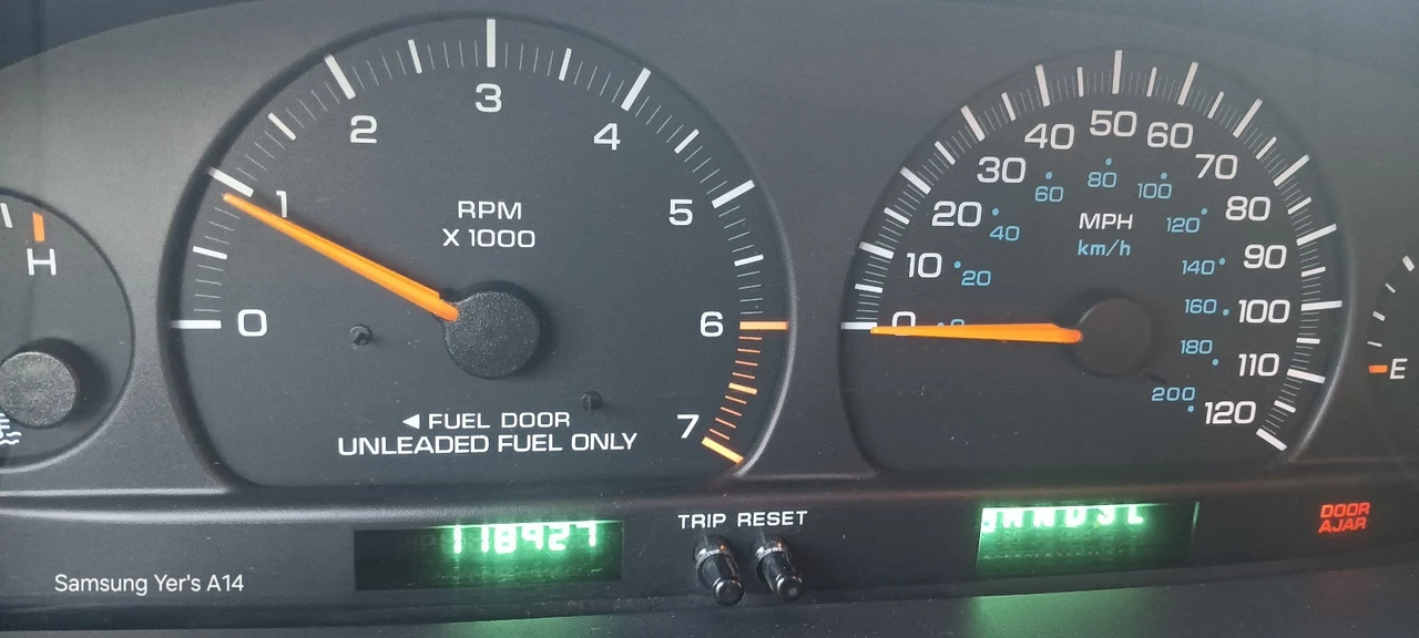 2000 Dodge Caravan - Image 8 of 12