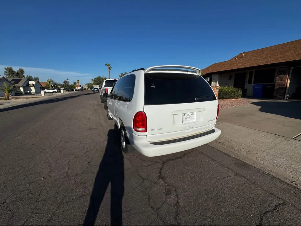 2000 Dodge Caravan - Image 3 of 7