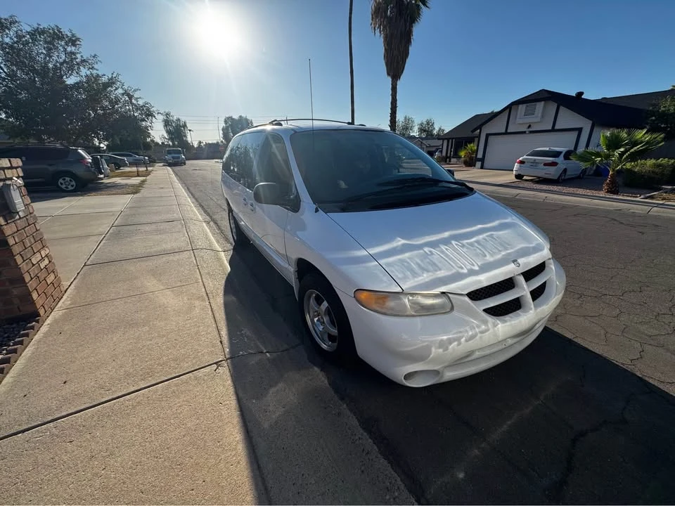 2000 Dodge Caravan - Image 2 of 7