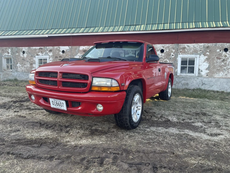 2000 Dodge Dakota 2nd Gen - Image 2 of 31